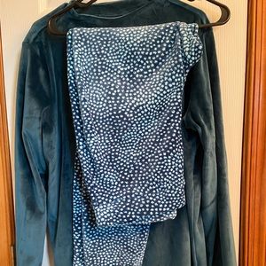 Lands’ End loungewear. 2pc plush velour set